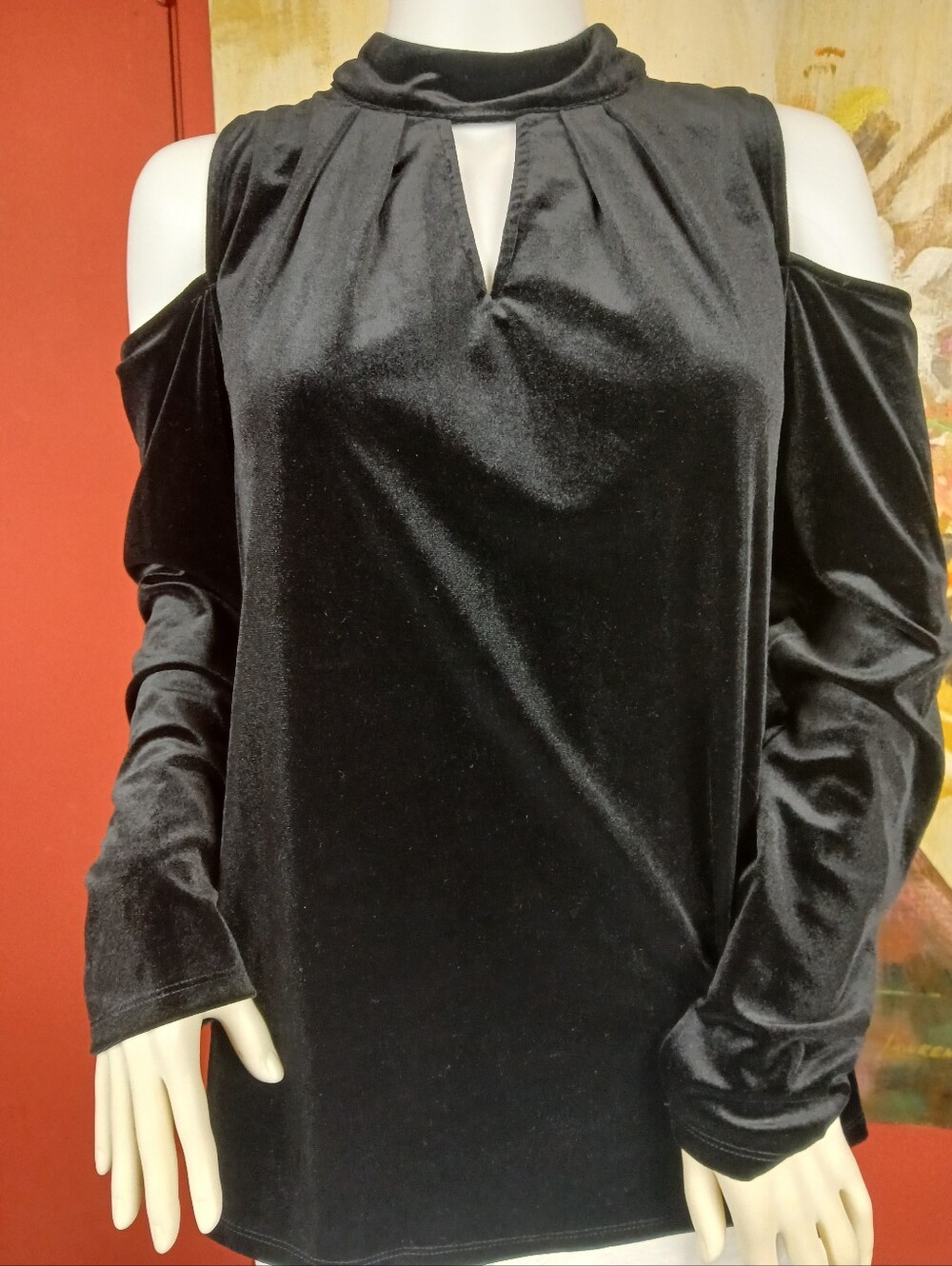 Cupio Black Velvet Cold-Shoulder Tunic with Keyhole Neck